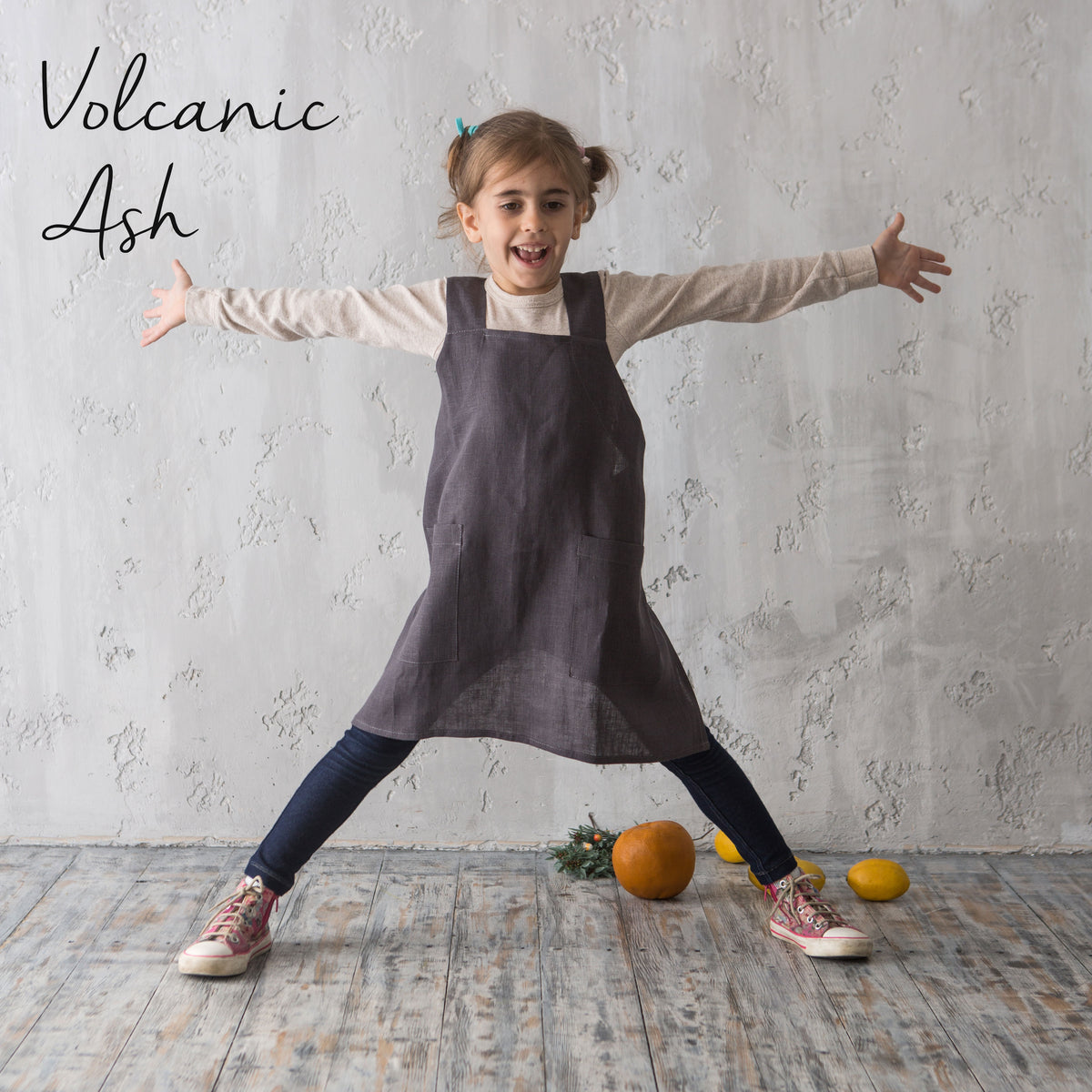 Kids linen pinafore apron in volcanic ash