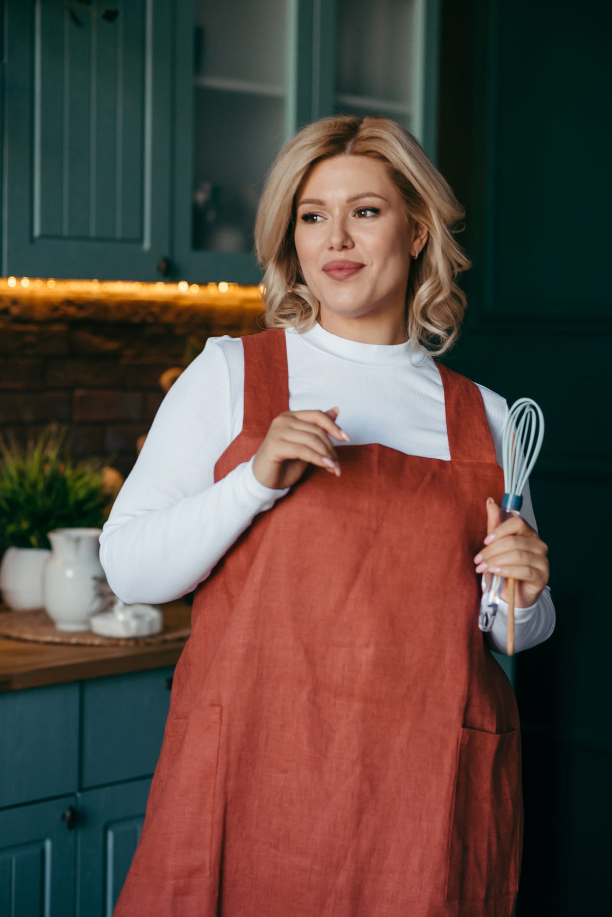 Linen pinafore apron in terracotta