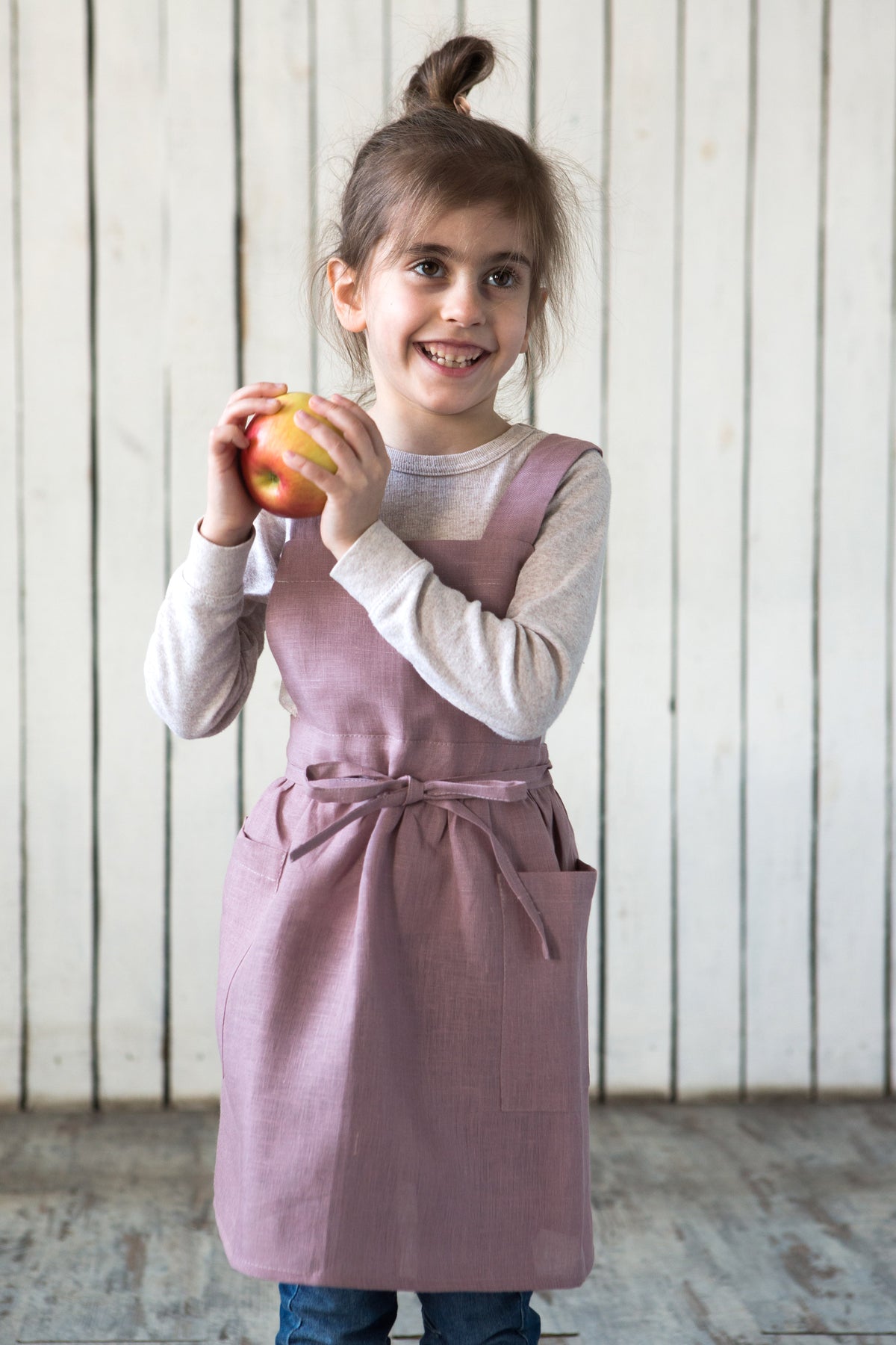 Cross back linen apron, pink heather