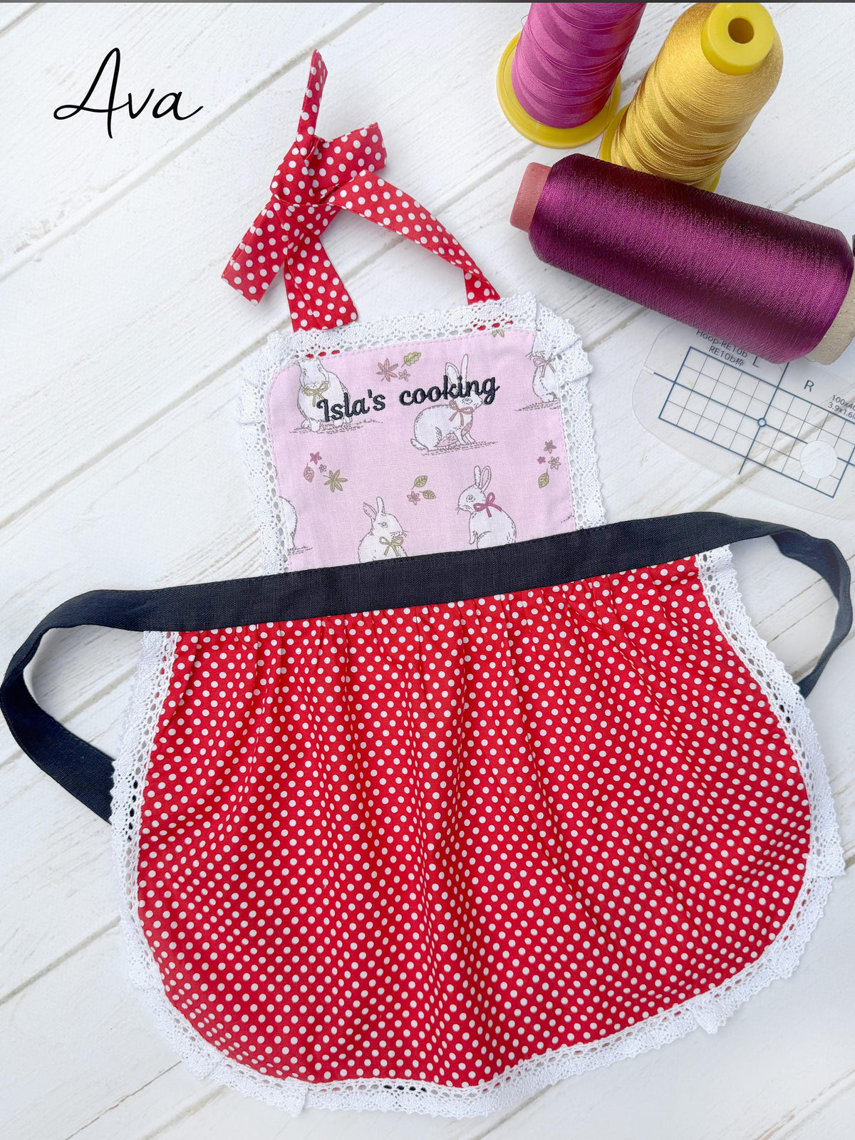 Printed kids lace apron, full length view