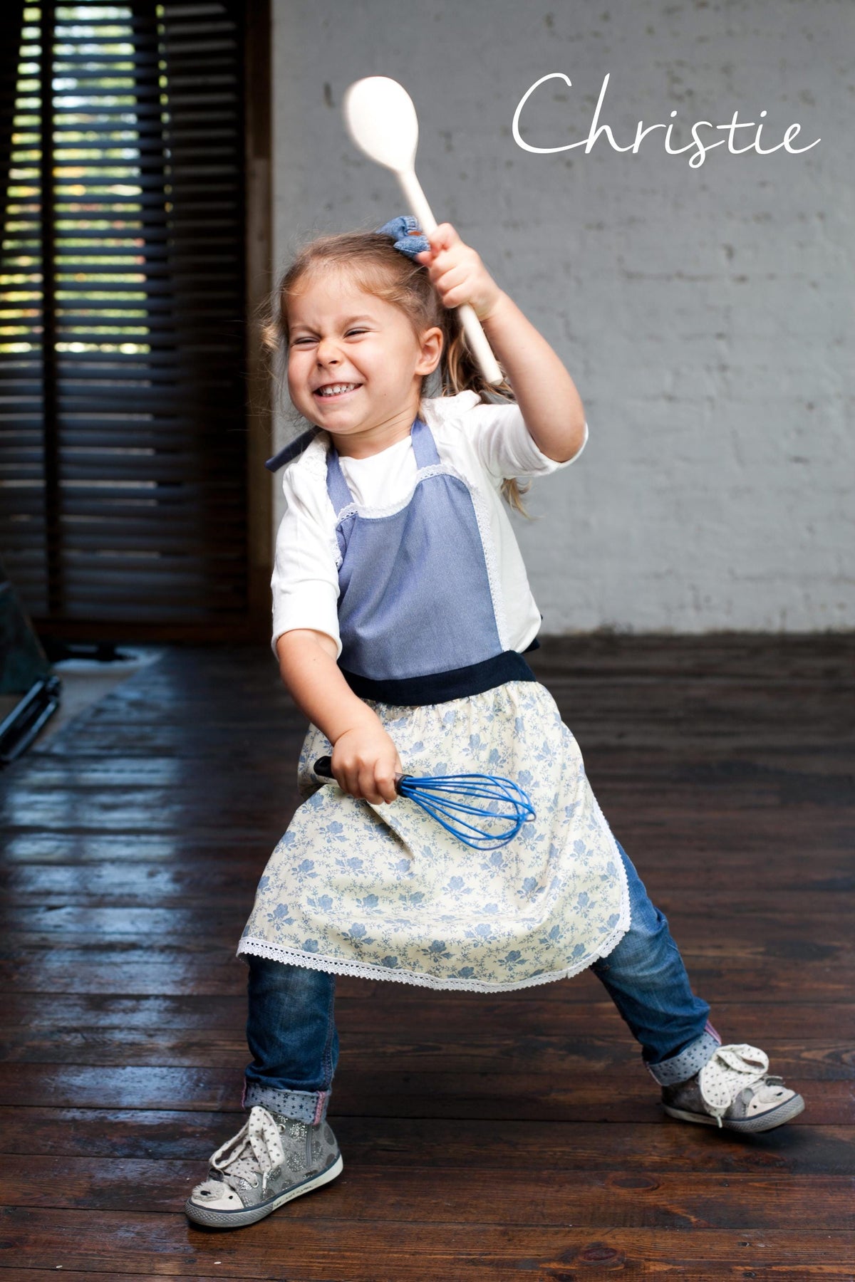Toddler lace apron, print fabric close view