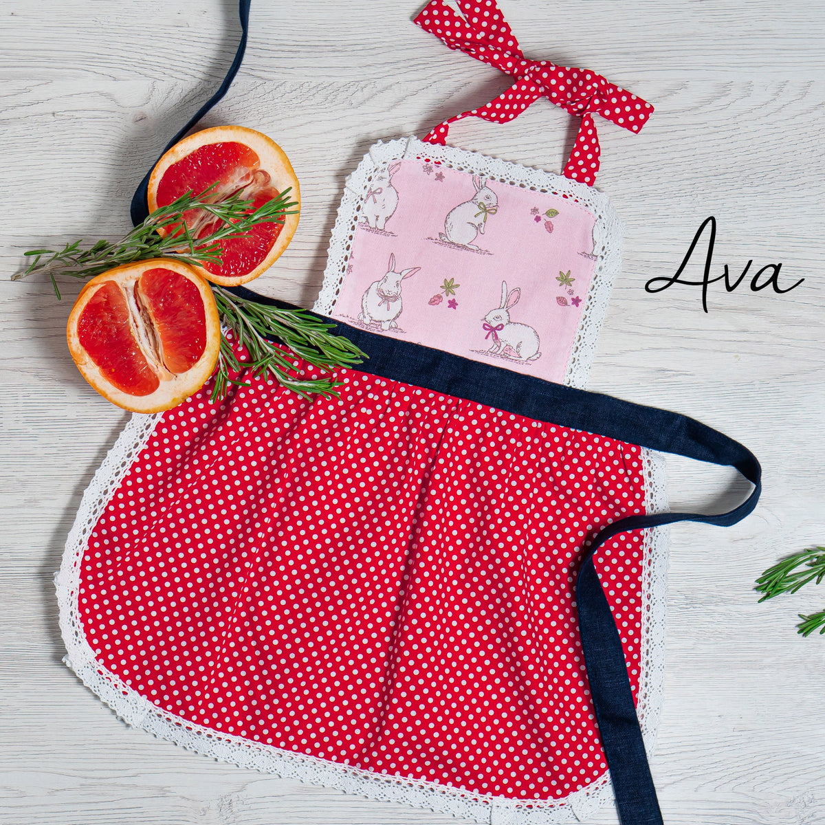 Lace apron with embroidered name, floral print