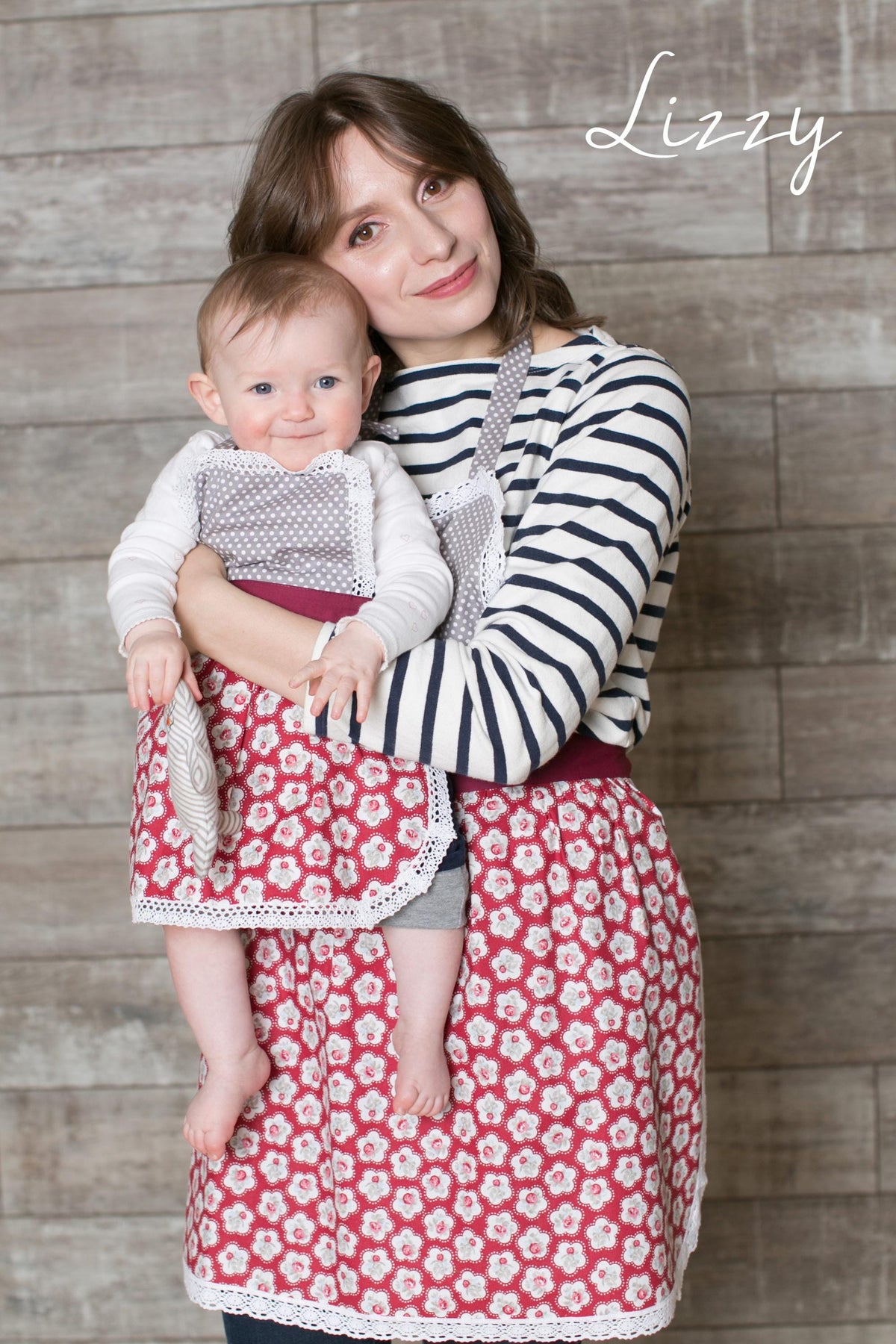 Red lace apron for girls, back view