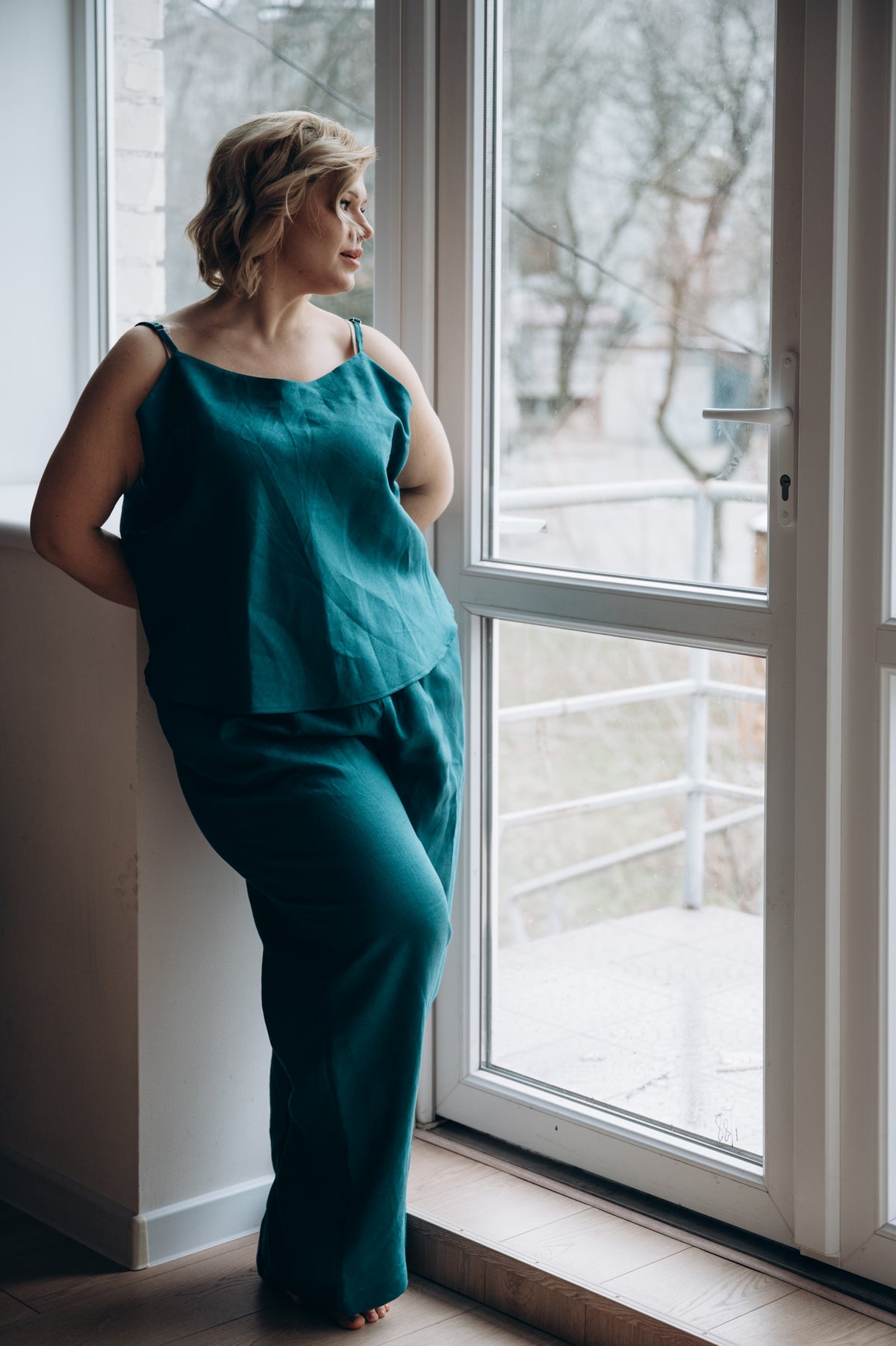 Linen pyjama trousers with side pockets, detail