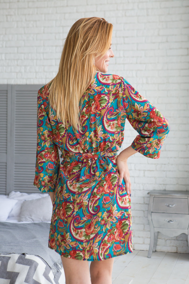 Short floral kimono robe, belt and cuff detail