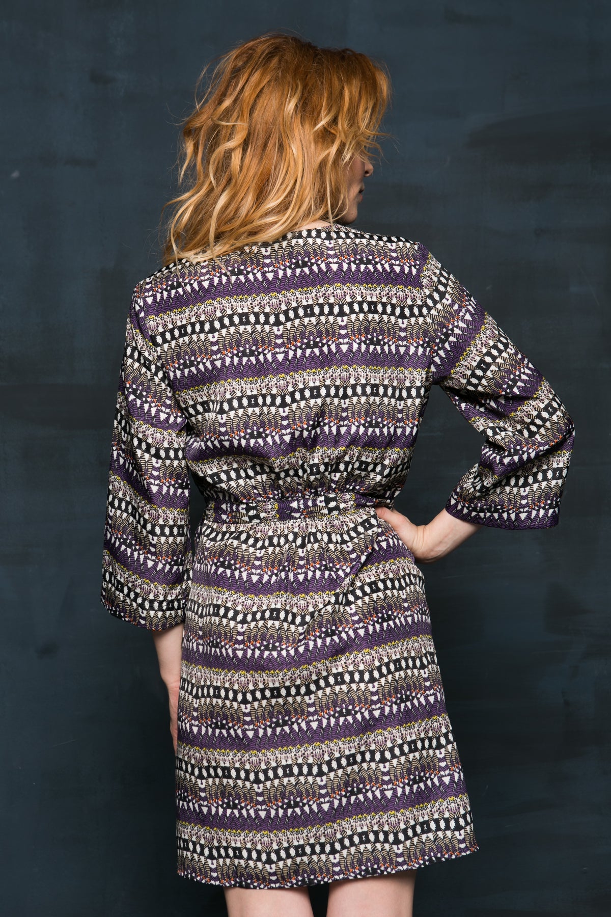 Short floral kimono robe, sleeve detail on model
