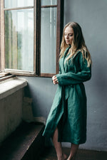 Hooded linen dressing gown for women, belted