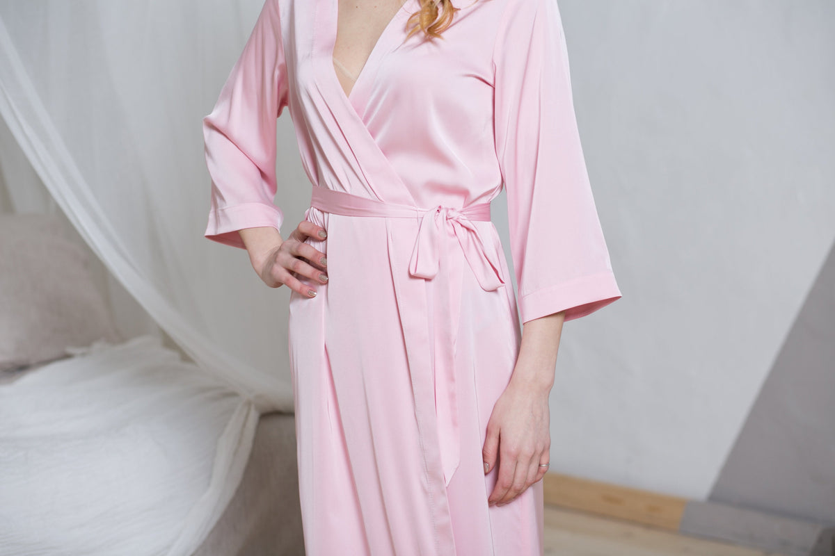 Bridesmaid robe in pink, long length style