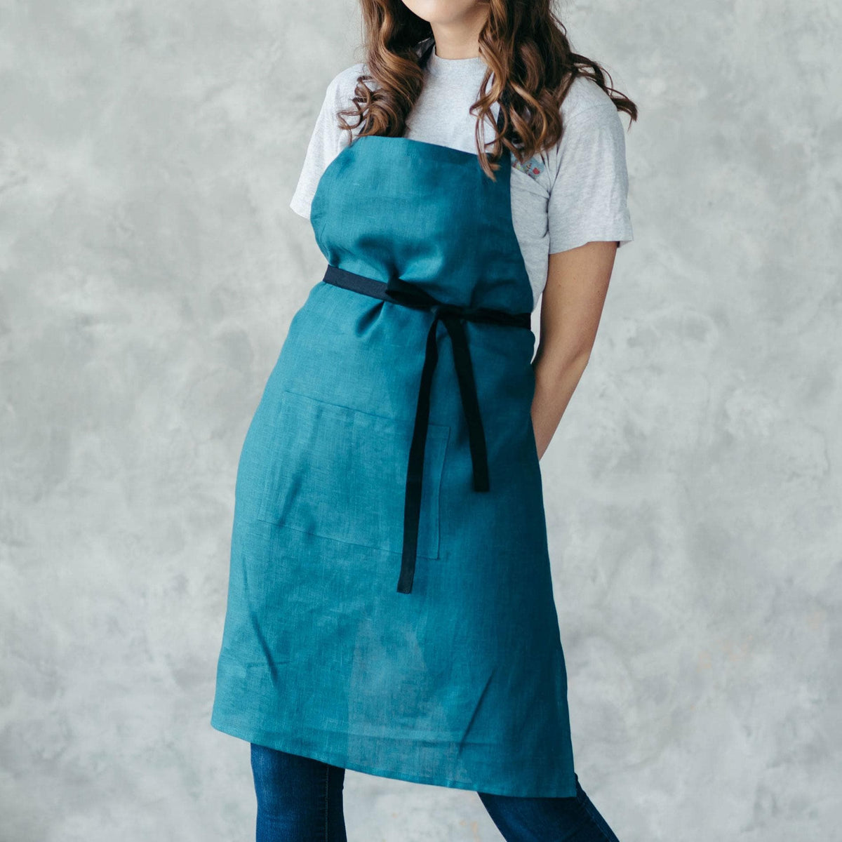 Pure linen apron with pockets, gray colourway