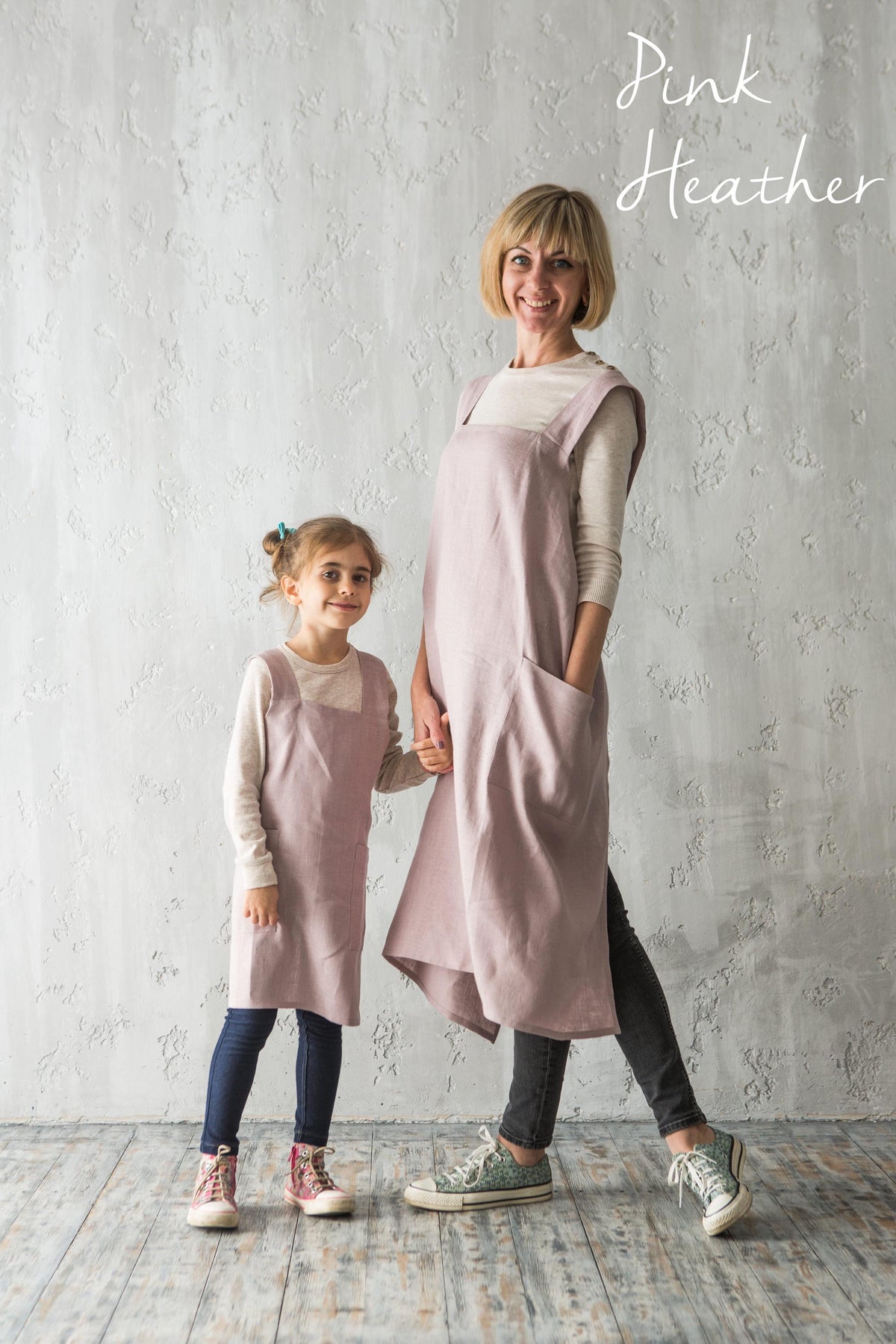 Crossover artist apron, full length linen view